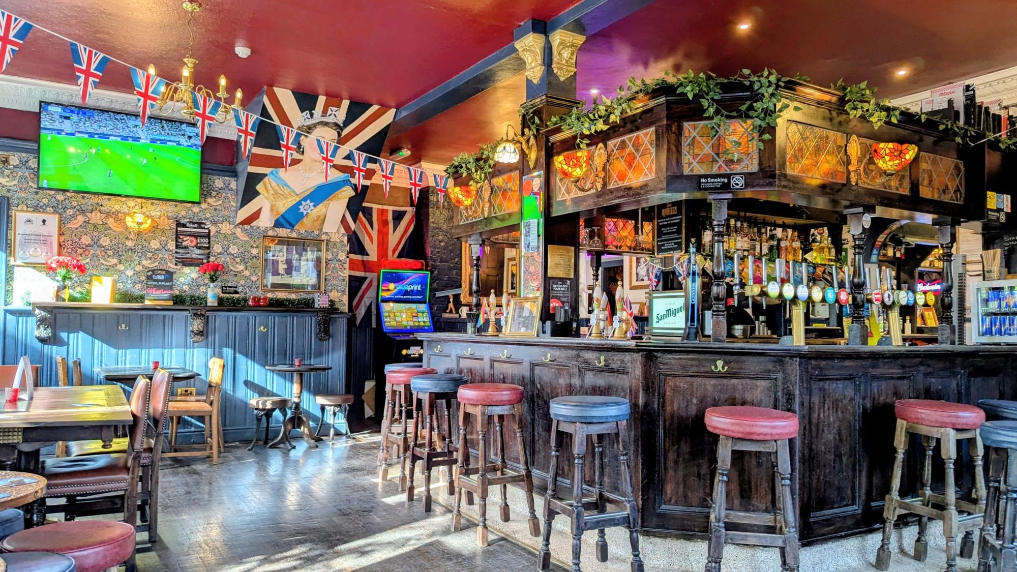 Queens Head London E14-20250820. (Pub, Bar, Key). Published on 23-12-2025