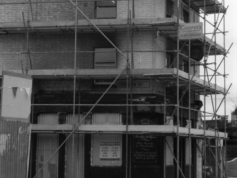 Royal Navy London E14 taken 19 Feb 1989.. (Pub, External). Published on 15-11-2018