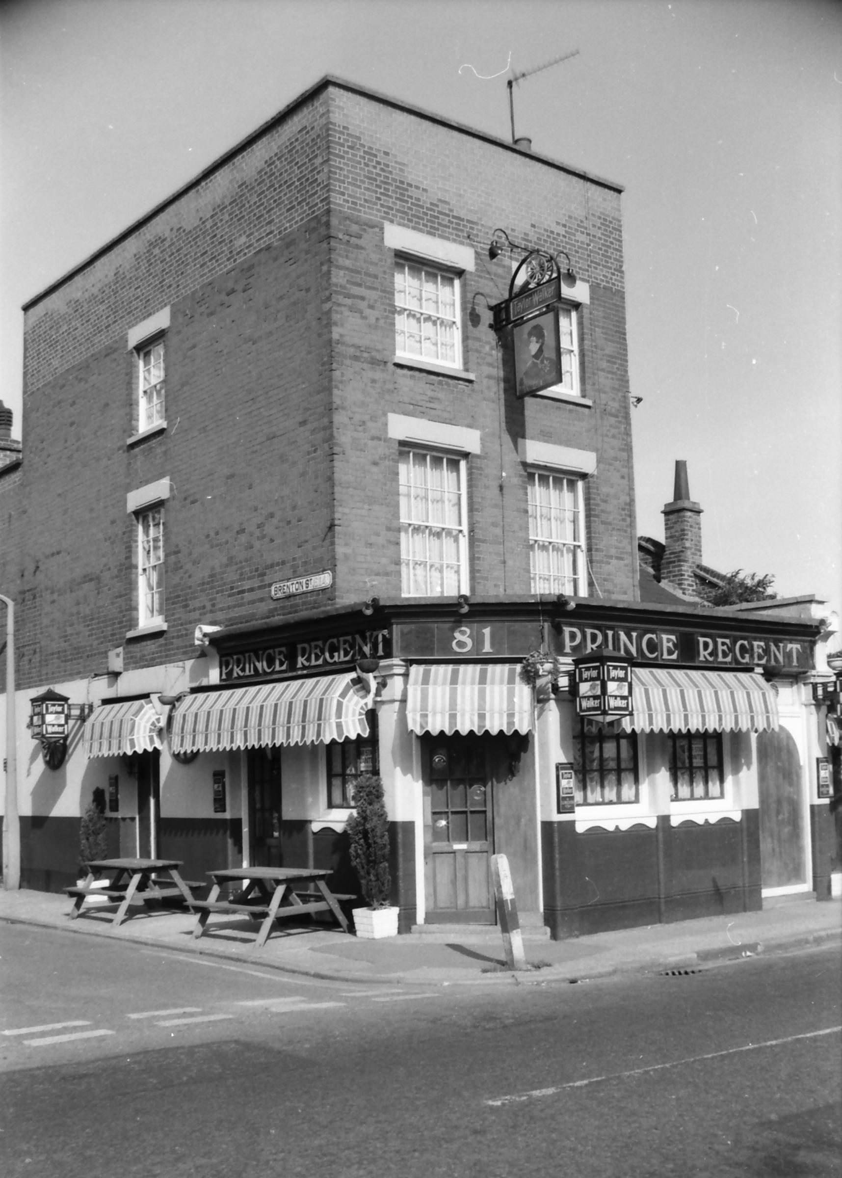 Prince Regent London E14 taken 1 Oct 1988.. (Pub, External). Published on 15-11-2018
