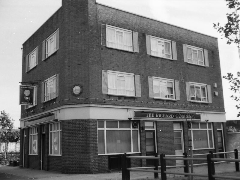 Richard Cobden London E14 taken 1 Oct 1988.. (Pub, External, Key). Published on 15-11-2018