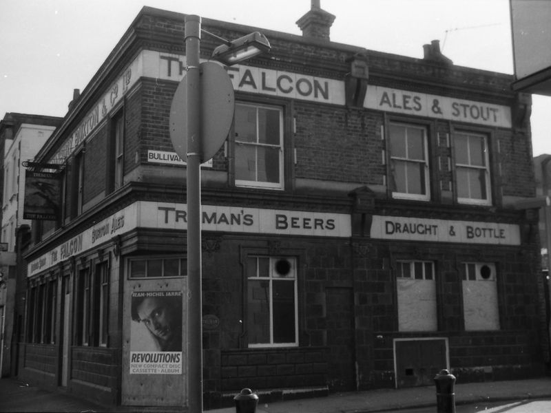 E14-Falcon taken 1 Oct 1988.. (Pub, External, Key). Published on 15-11-2018 