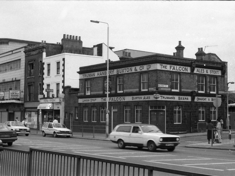 Falcon London E14 taken in 1987.. (Pub, External). Published on 15-11-2018 