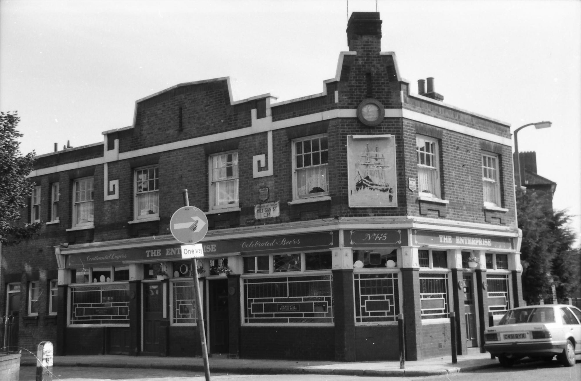 E14-Enterprise taken 1 Oct 1988.. (Pub, External, Key). Published on 15-11-2018