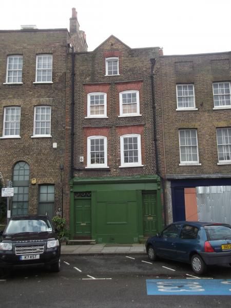Bootys London E14 taken Jan 2014. (Pub, External). Published on 23-01-2014