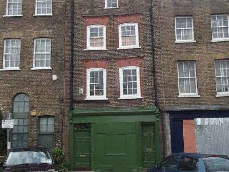 Bootys London E14 taken Jan 2014. (Pub, External). Published on 23-01-2014