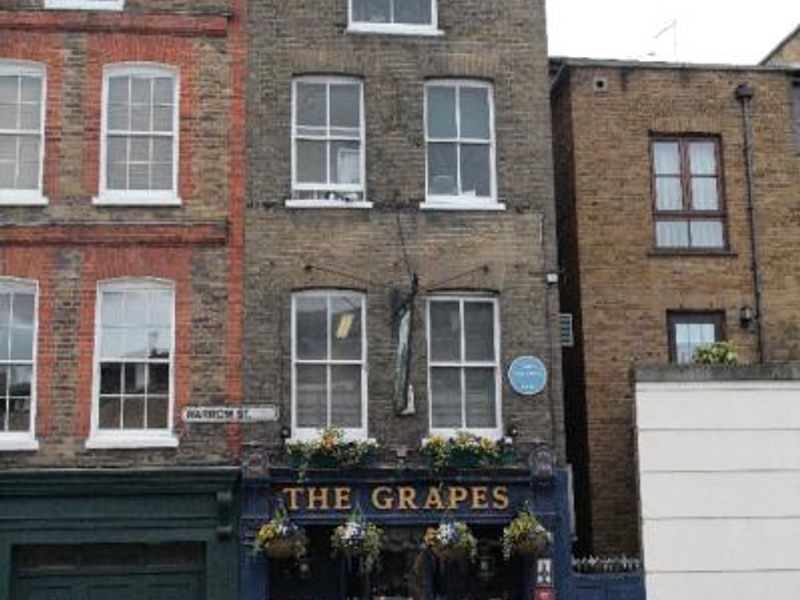 Grapes London E14. (Pub, External). Published on 08-11-2013