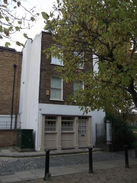 Black Horse-House They Left Behind (site of) London E14 taken No. (Pub, External). Published on 23-01-2014