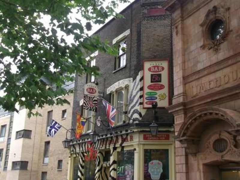 Five Bells & Bladebone taken Nov 2013. (Pub, External, Key). Published on 03-12-2013