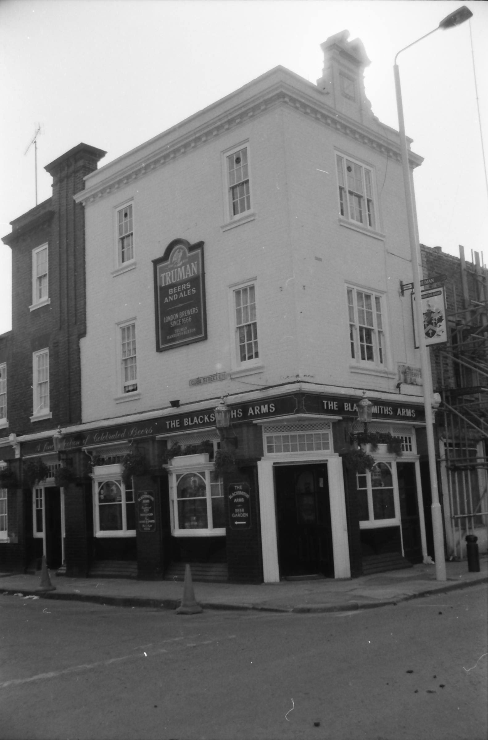 E14-BlacksmithsArms taken 1 Oct 1988.. (Pub, External, Key). Published on 15-11-2018