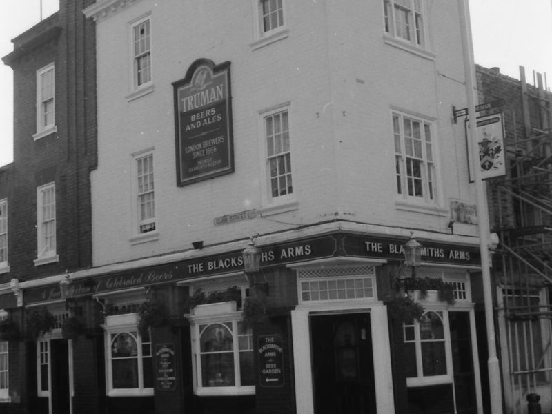 E14-BlacksmithsArms taken 1 Oct 1988.. (Pub, External, Key). Published on 15-11-2018