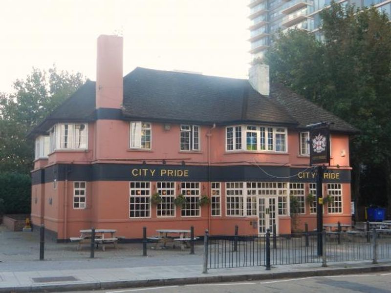 City Pride London E14. (Pub, External). Published on 08-11-2013