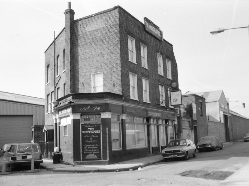 North Pole London E14 taken 1 Oct 1988.. (Pub, External). Published on 15-11-2018