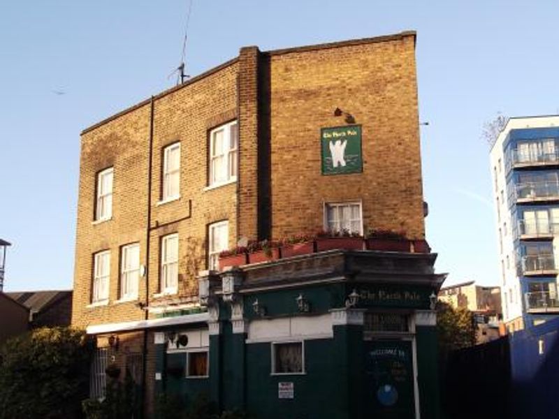 North Pole London E14 taken Nov 2013. (Pub, External). Published on 06-12-2013