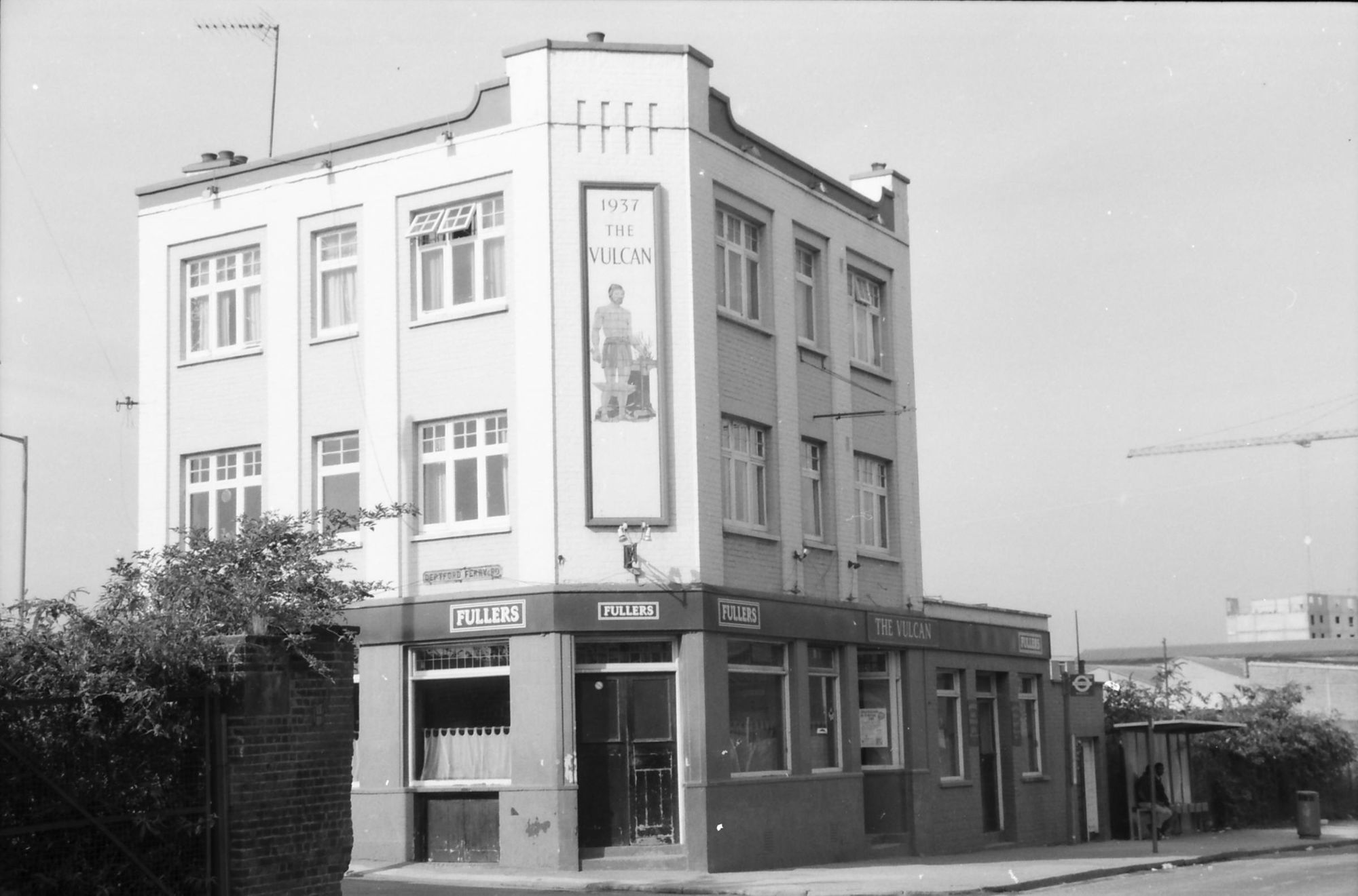Vulcan London E14 taken 1 Oct 1988.. (Pub, External, Key). Published on 15-11-2018
