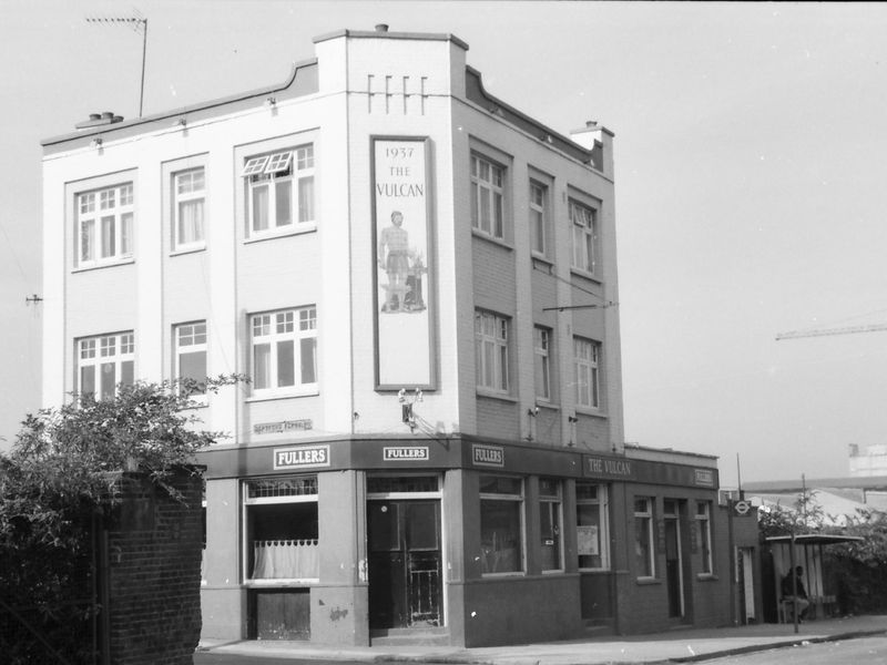 Vulcan London E14 taken 1 Oct 1988.. (Pub, External, Key). Published on 15-11-2018