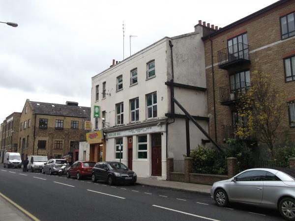 Robert Burns London E14 taken Dec 2014. (Pub, External, Key). Published on 28-01-2015