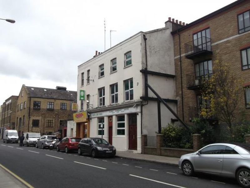 Robert Burns London E14 taken Dec 2014. (Pub, External, Key). Published on 28-01-2015