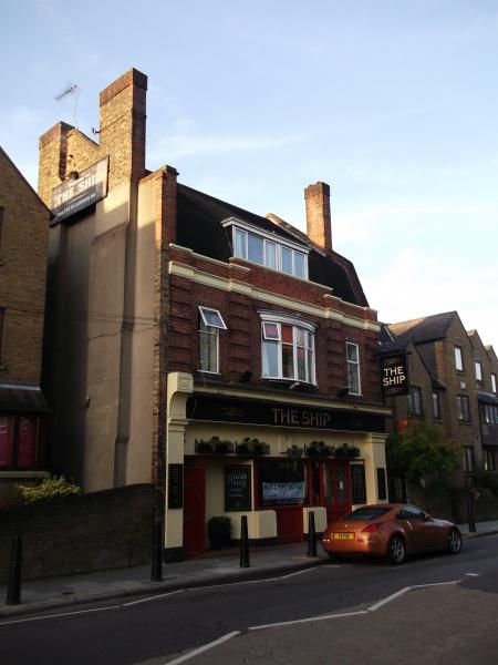 Ship London E14 taken Nov 2013. (Pub, External). Published on 03-12-2013