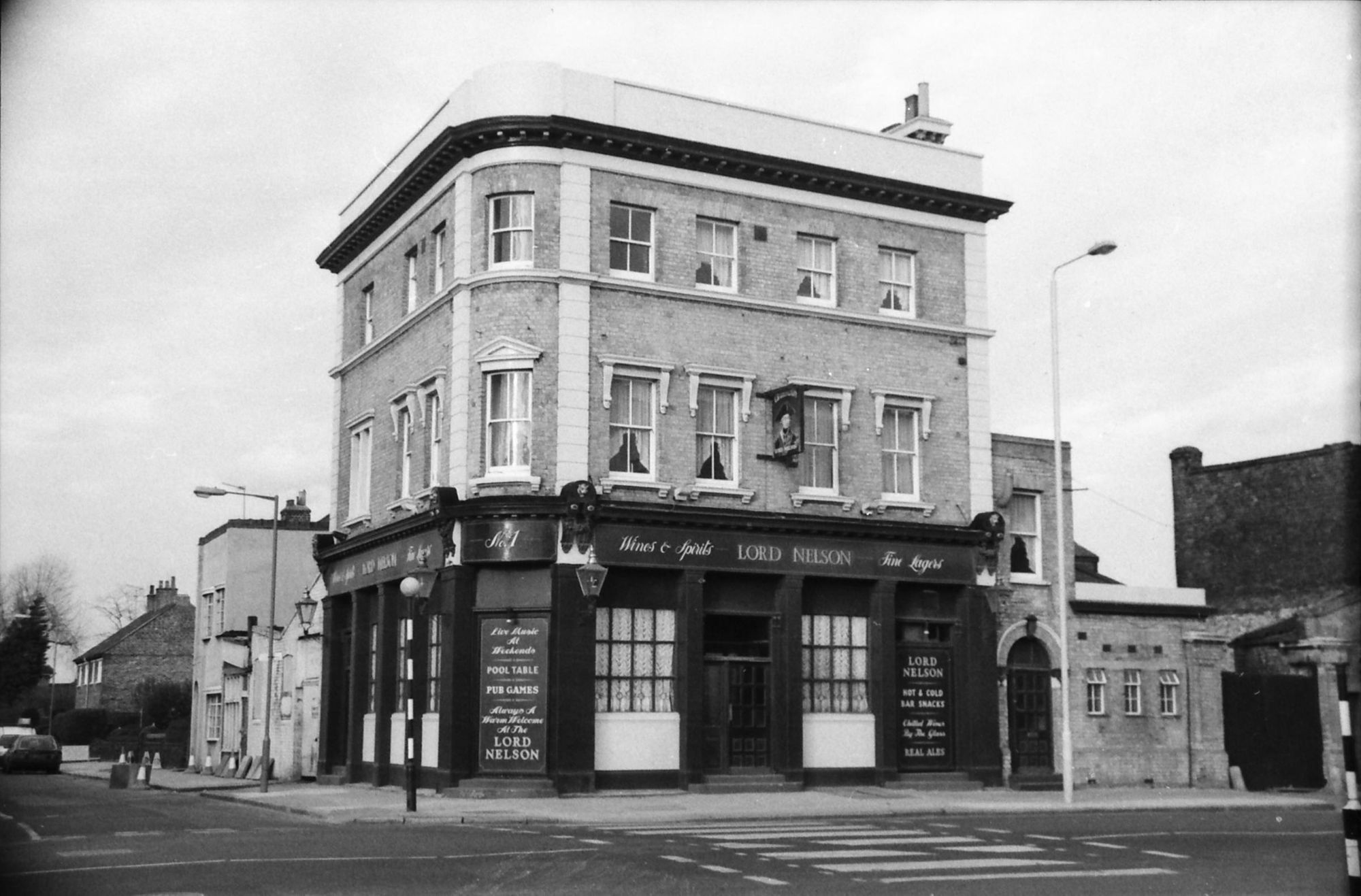 Lord Nelson London E14 taken in Feb 1989.. (Pub, External). Published on 15-11-2018