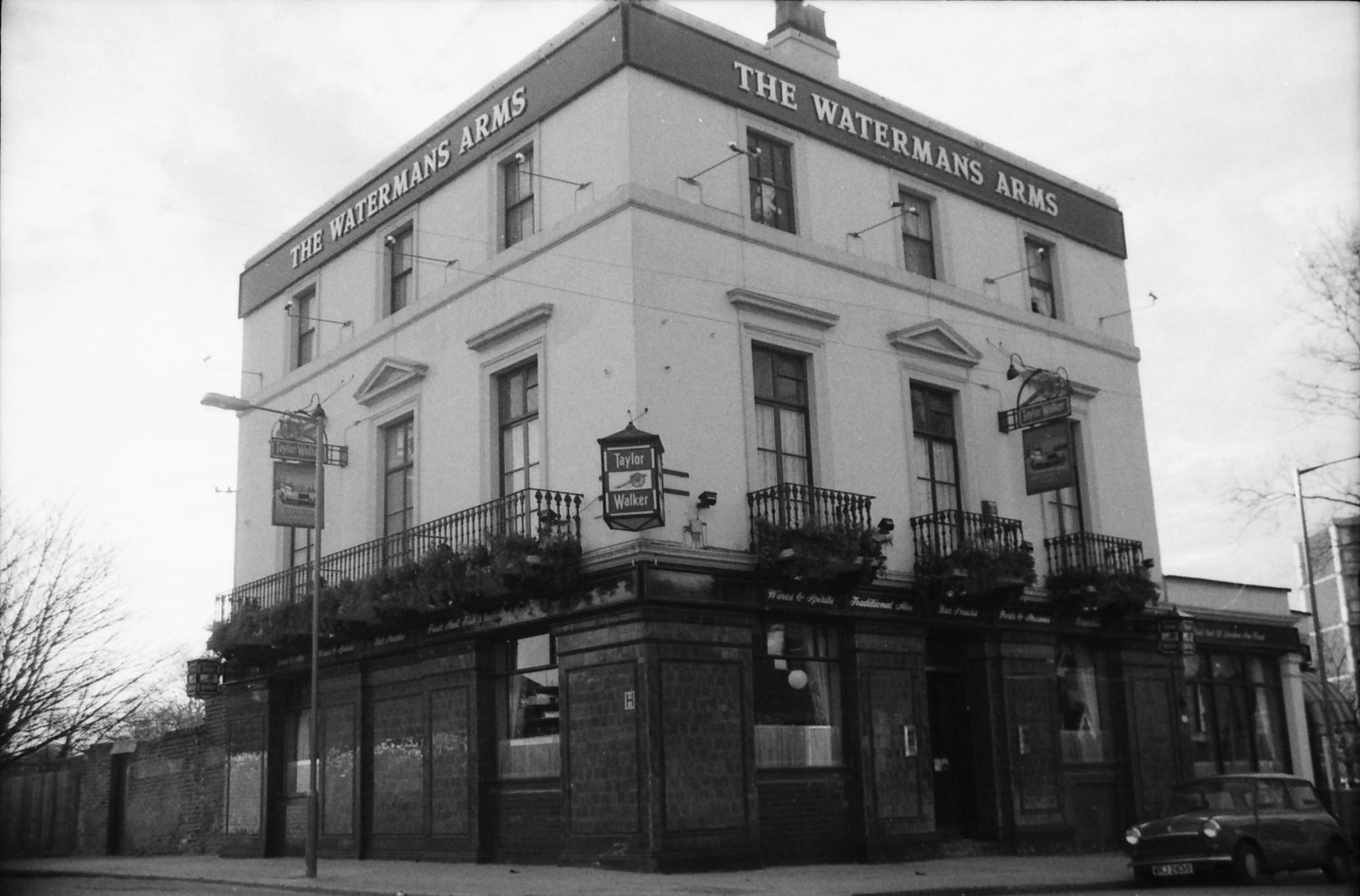 Watermans Arms London E14 taken Feb 1989.. (Pub, External). Published on 15-11-2018
