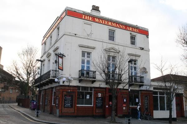 Watermans Arms London E14. (Pub, External). Published on 08-11-2013