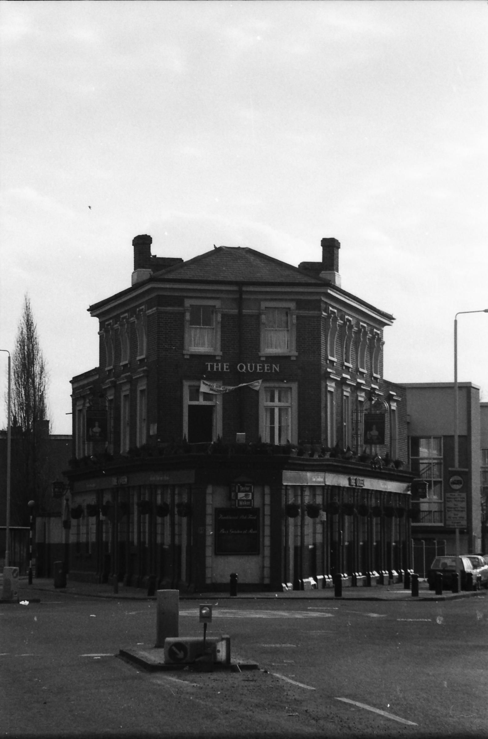 The Queen London E14 taken in Feb 1989.. (Pub, External, Key). Published on 15-11-2018