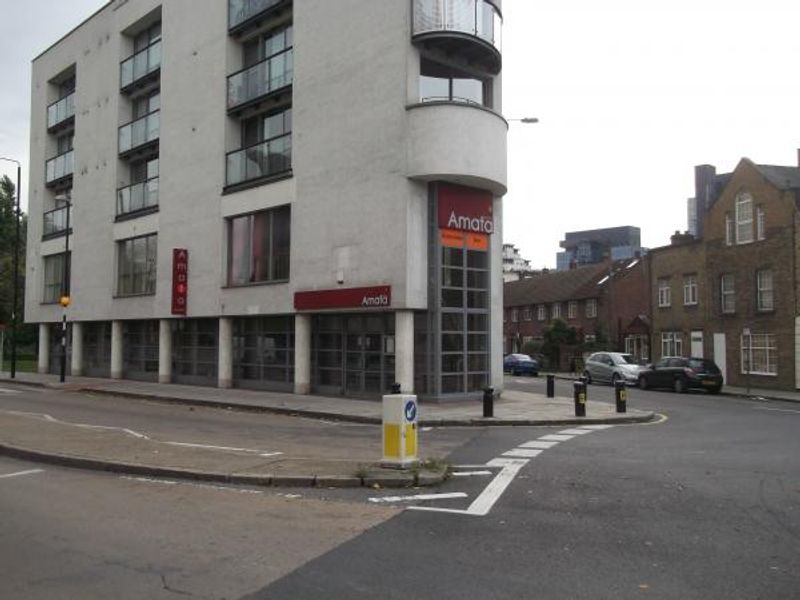 Queen of the Isle London E14 taken Nov 2013. (Pub, External, Key). Published on 03-12-2013 