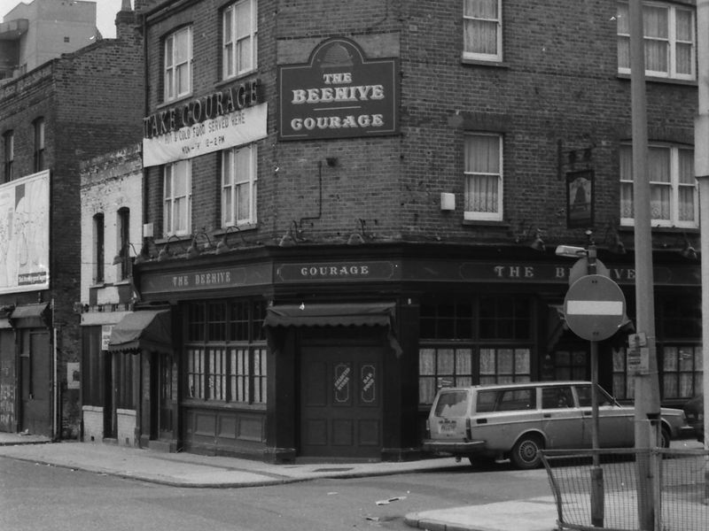 Beehive London E14 taken in 1987.. (Pub, External, Key). Published on 15-11-2018