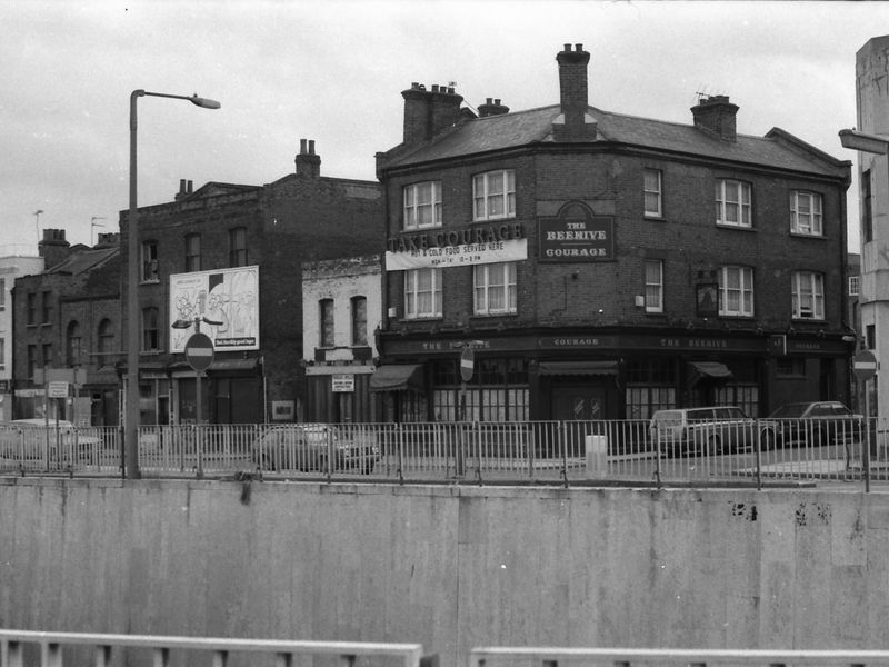 Beehive London E14 taken in 1987.. (Pub, External). Published on 15-11-2018 