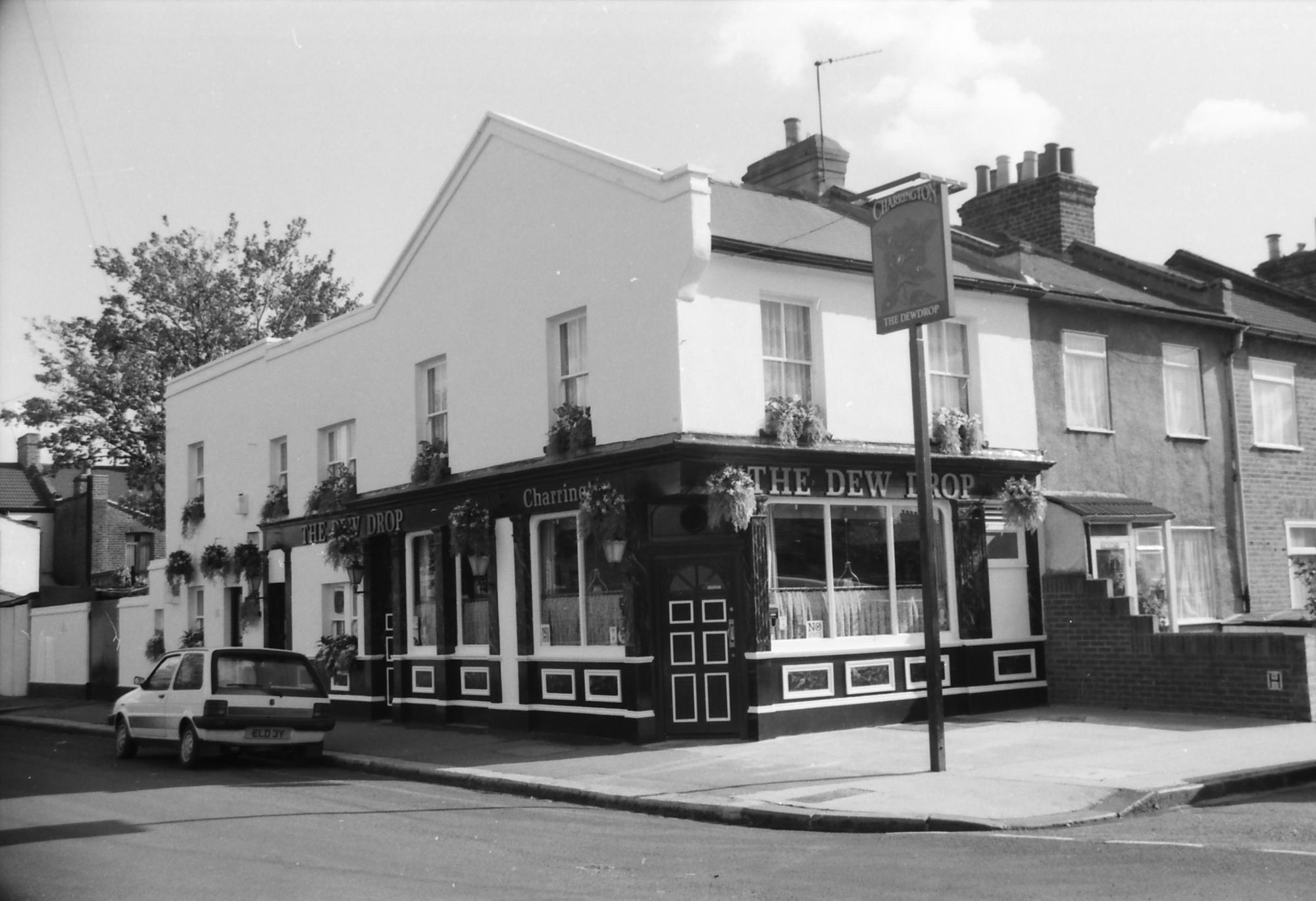 Dew Drop Inn London E15 taken in Oct 1988.. (Pub, External, Key). Published on 25-11-2018
