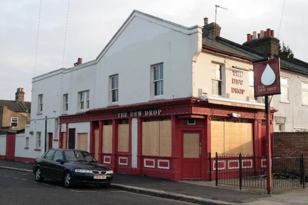 Dew Drop Inn London E15. (Pub, External). Published on 10-11-2013