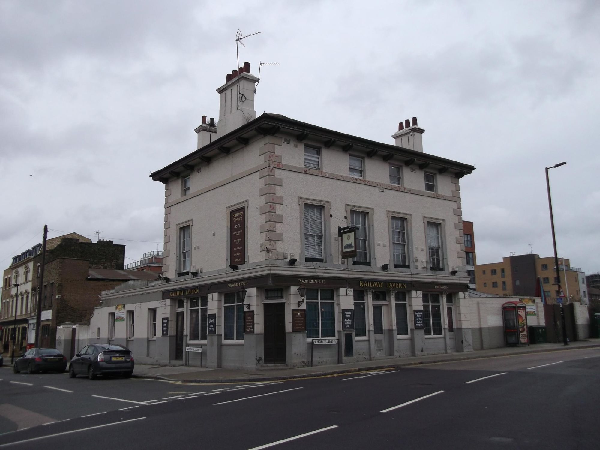 RailwayTavern-AngelLa London E15 20220103.. Published on 08-01-2022