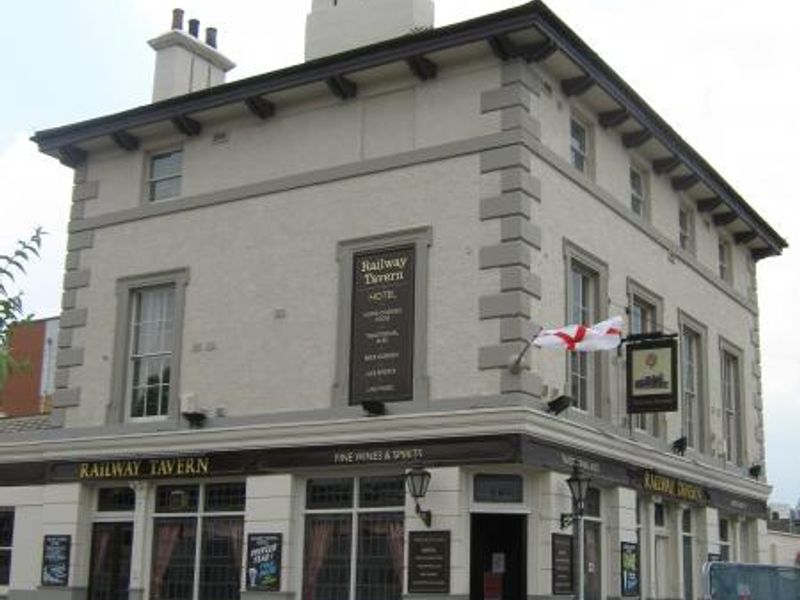 Railway Tavern Angel La London E15. (Pub, External). Published on 11-11-2013