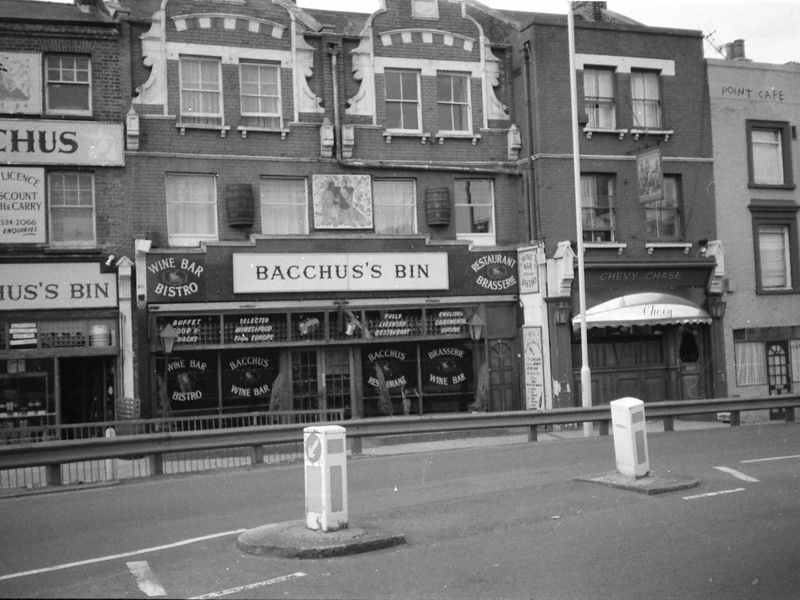 Bacchuss Bin London E15 in 1985.. (Pub, External). Published on 25-11-2018