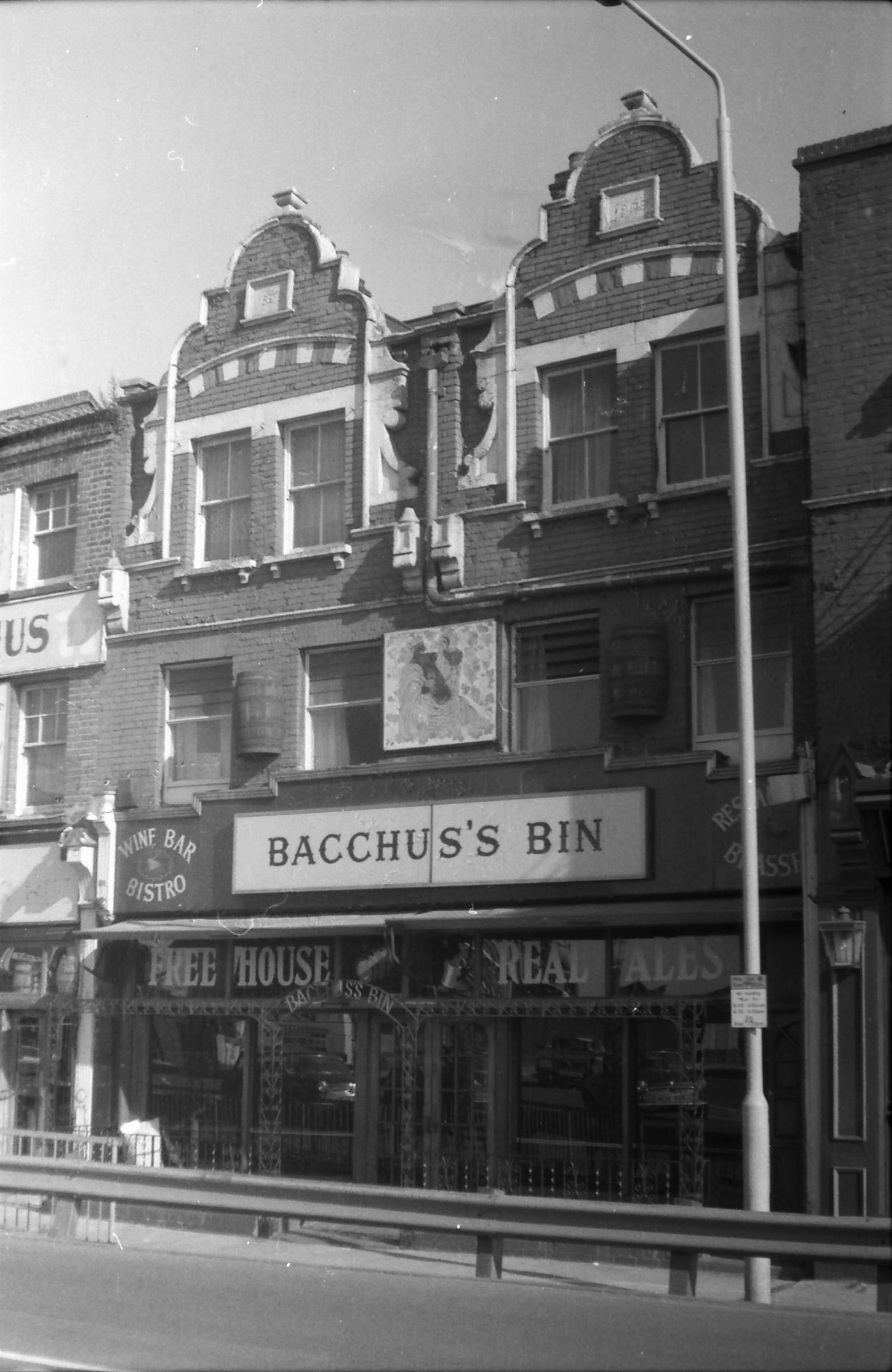 Bacchus' Bin London E15 taken in 1987.. (Pub, External). Published on 25-11-2018