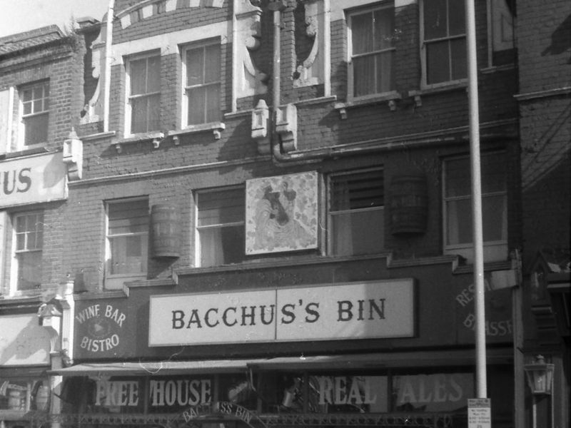 Bacchus' Bin London E15 taken in 1987.. (Pub, External). Published on 25-11-2018