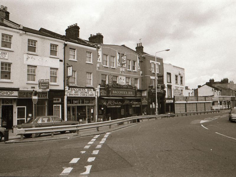 Bacchus' Bin London E15 taken in May 1994.. (Pub, External). Published on 25-11-2018