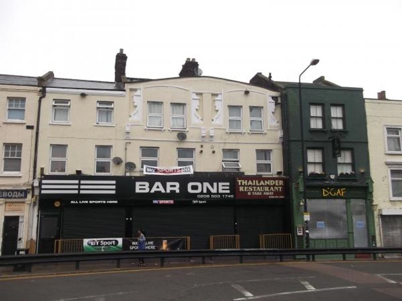 Baccus Bin-Bar One London E15 taken Aug 2015. (Pub, External). Published on 01-12-2015