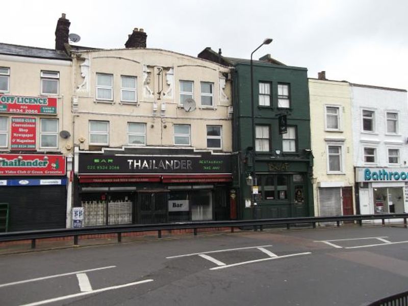 Baccuss Bin & Chevy Chase London E15. (Pub, External). Published on 10-11-2013