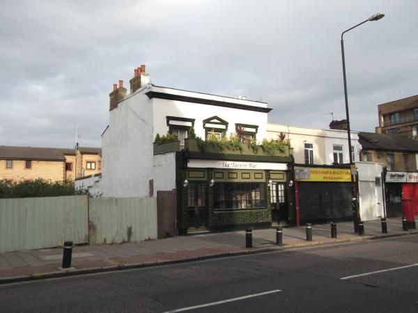 Royal Oak London E15 taken Aug 2014. (Pub, External). Published on 31-10-2014