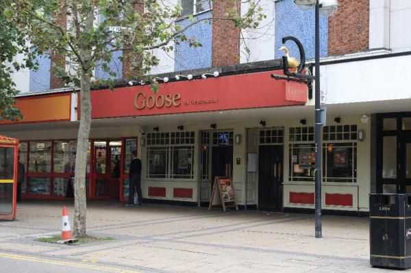 Goose On Broadway London E15. (Pub, External). Published on 10-11-2013