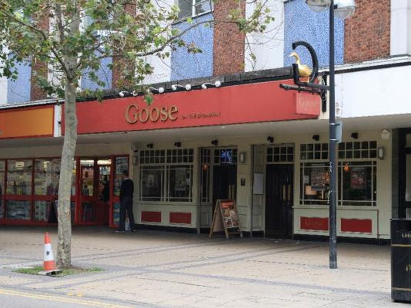 Goose On Broadway London E15. (Pub, External). Published on 10-11-2013
