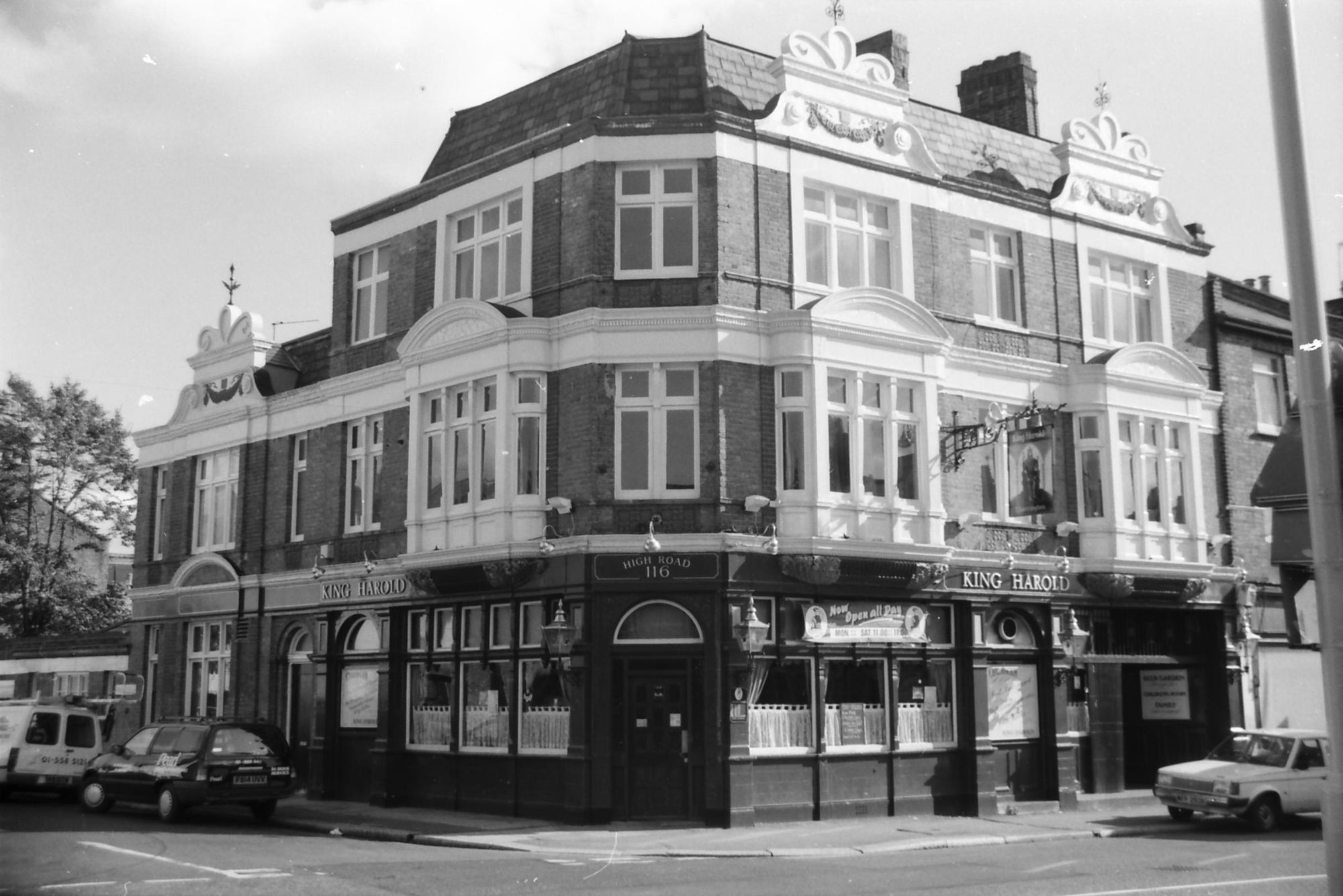 King Harold London E15 taken in Oct 1988.. (Pub, External). Published on 25-11-2018