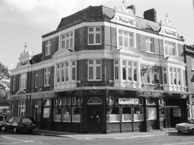 King Harold London E15 taken in Oct 1988.. (Pub, External). Published on 25-11-2018