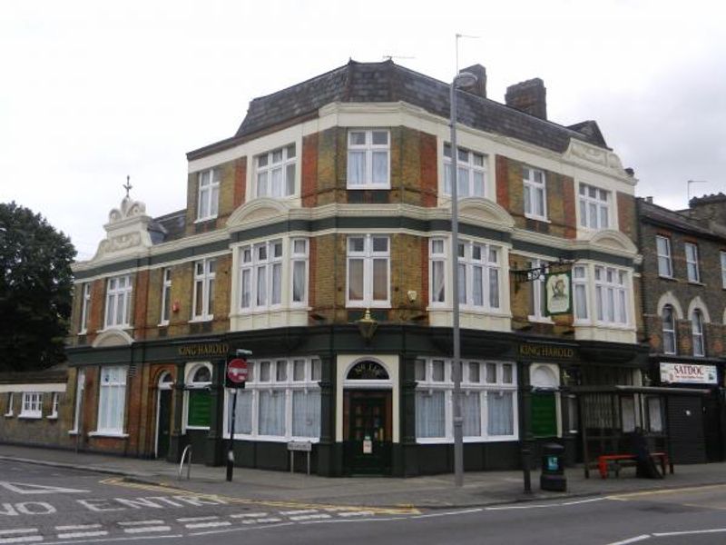 King Harold London E15 taken Aug 2011. (Pub, External). Published on 10-11-2013