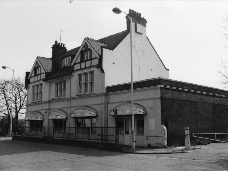 Flappers London E15 taken 1 April 1989.. (Pub, External, Key). Published on 25-11-2018 