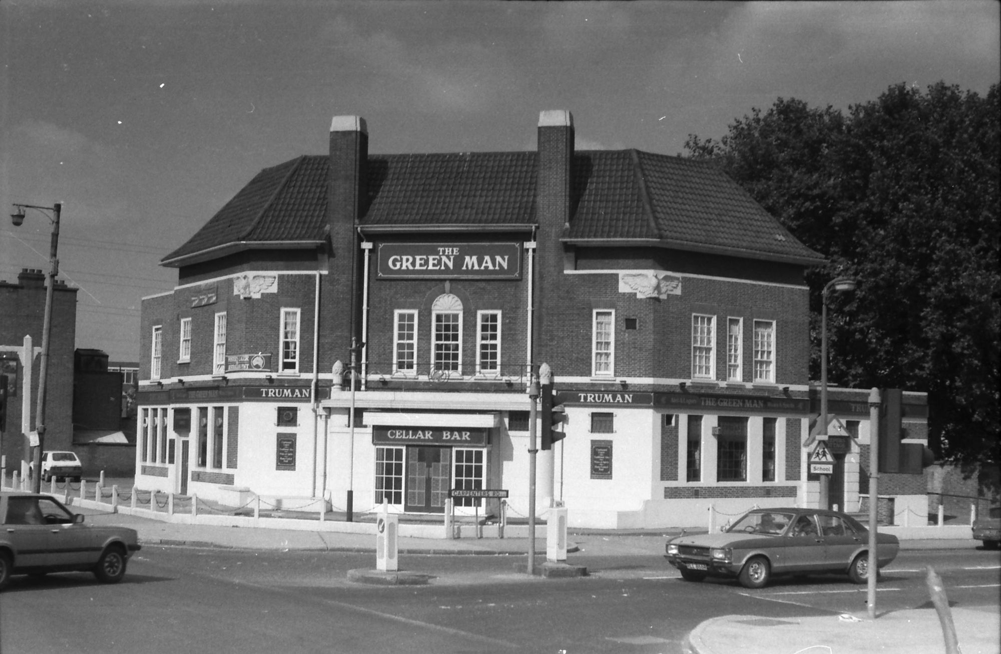 Green Man London E15 taken in 1987.. (Pub, External, Key). Published on 25-11-2018