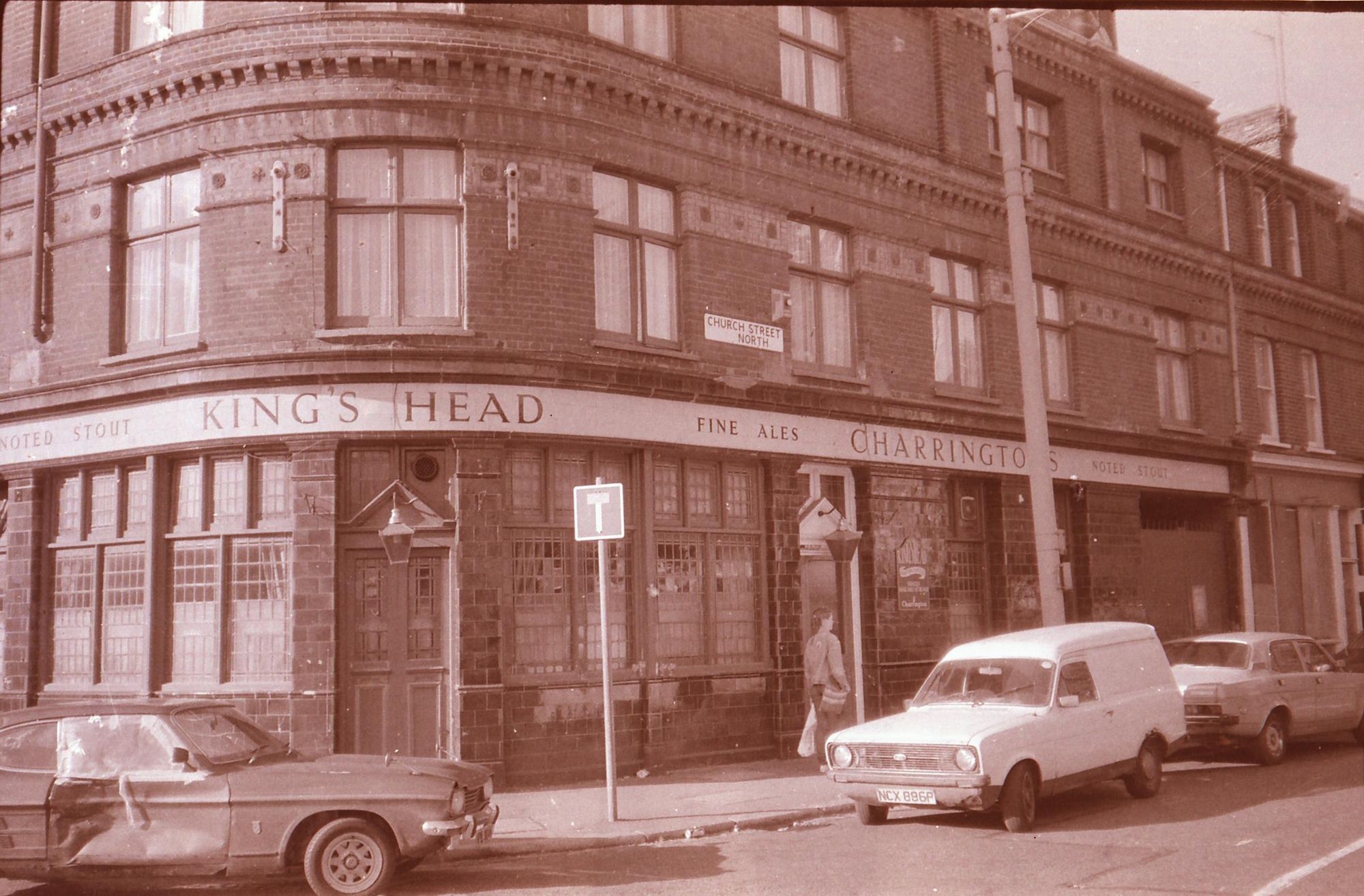 Kings Head London E15 taken in 1985.. (Pub, External). Published on 25-11-2018