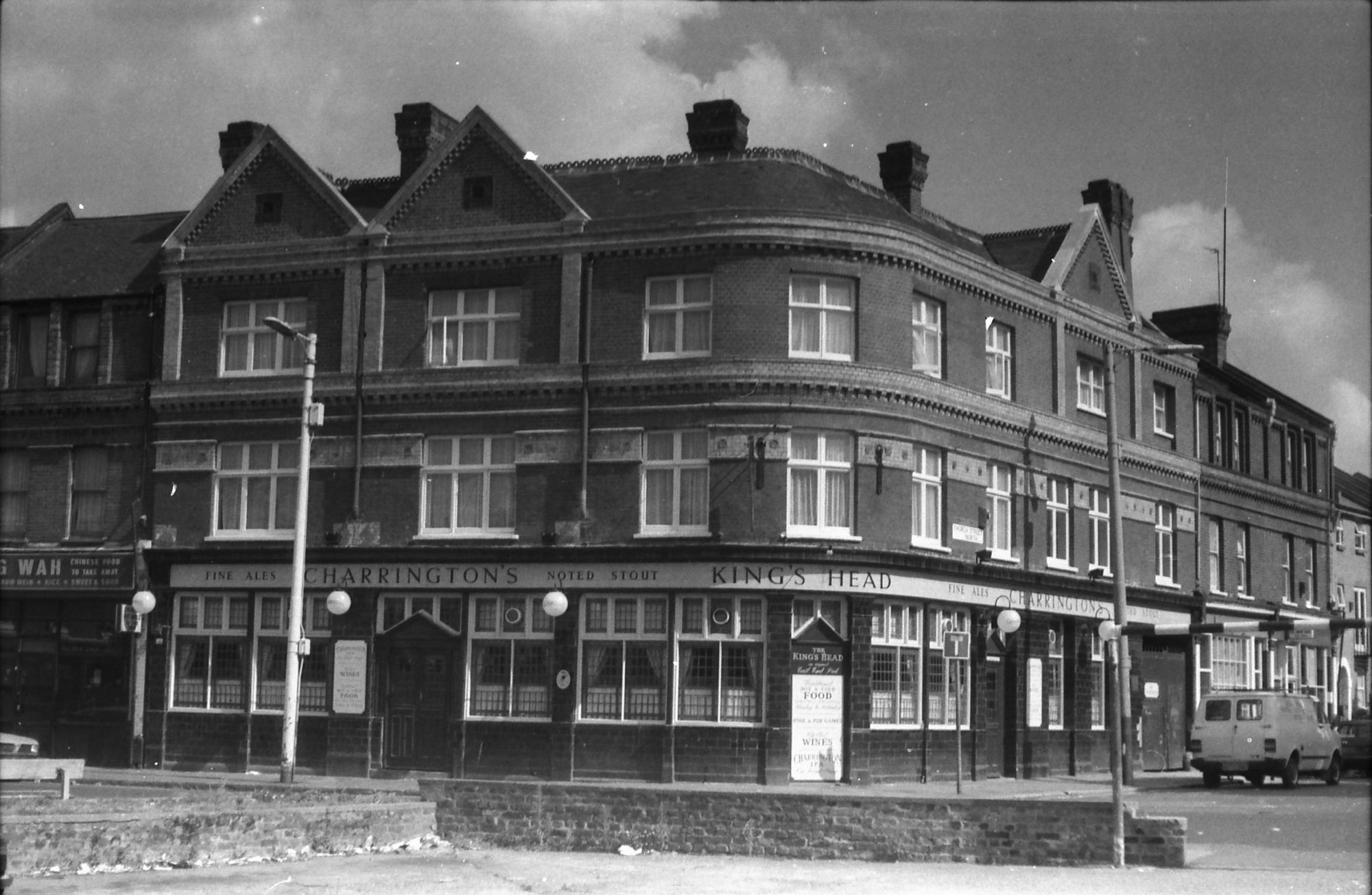 Kings Head London E15 taken in 1987.. (Pub, External). Published on 25-11-2018