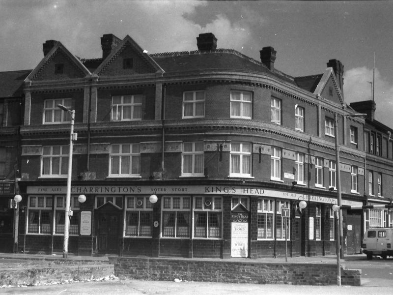 Kings Head London E15 taken in 1987.. (Pub, External). Published on 25-11-2018